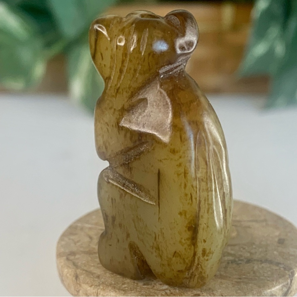 Vintage Chinese Zodiac Jade Monkey Pendant Bead Hand Carved Miniature Animal 1.7 - Picture 6 of 12